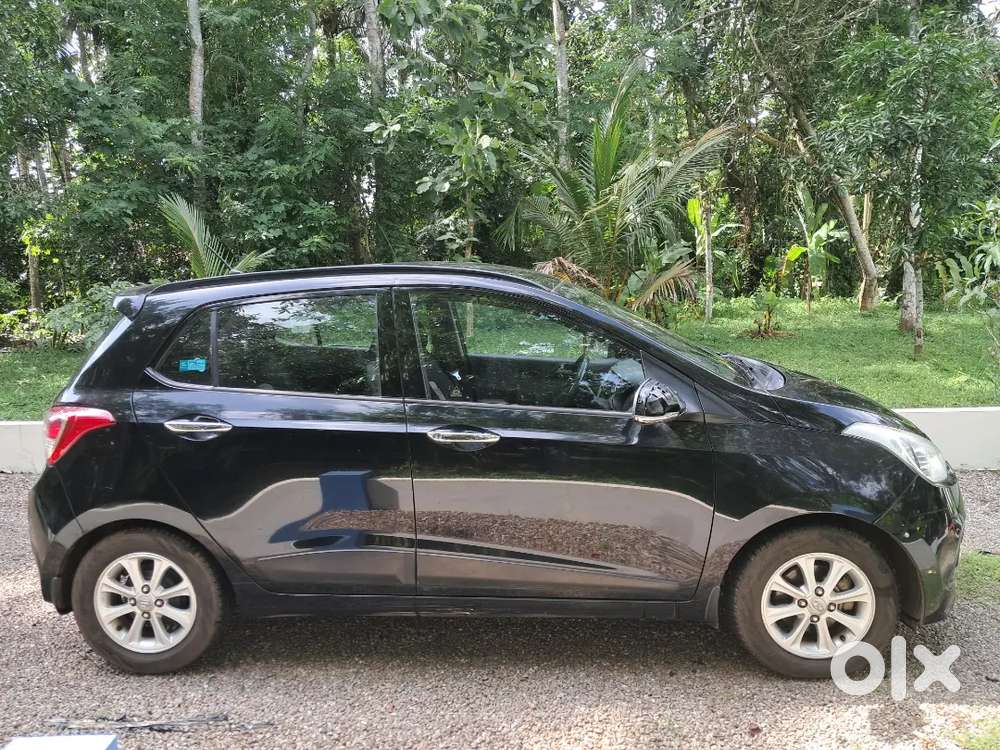 Hyundai Grand I10 Black Well Maintained Car For Sale (petrol + Cng)