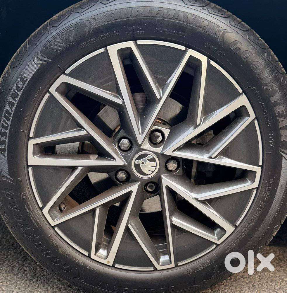 Skoda Octavia 2.0 L K Tsi At, 2022, Petrol