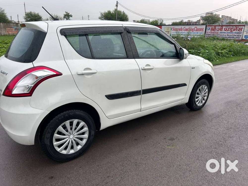 Maruti Suzuki Swift Vxi Abs Bsiv, 2016, Petrol