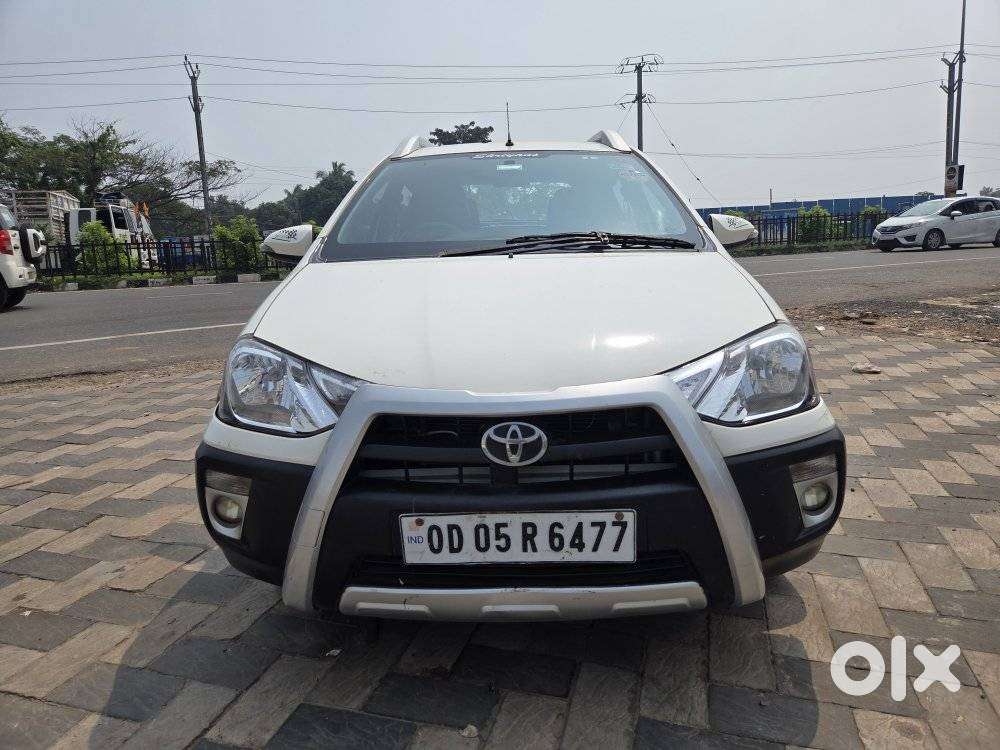 Toyota Etios Cross 1.5l V, 2016, Petrol