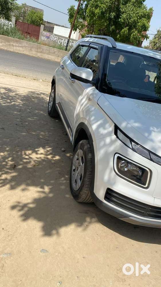 Hyundai Venue 2021 Petrol Well Maintained