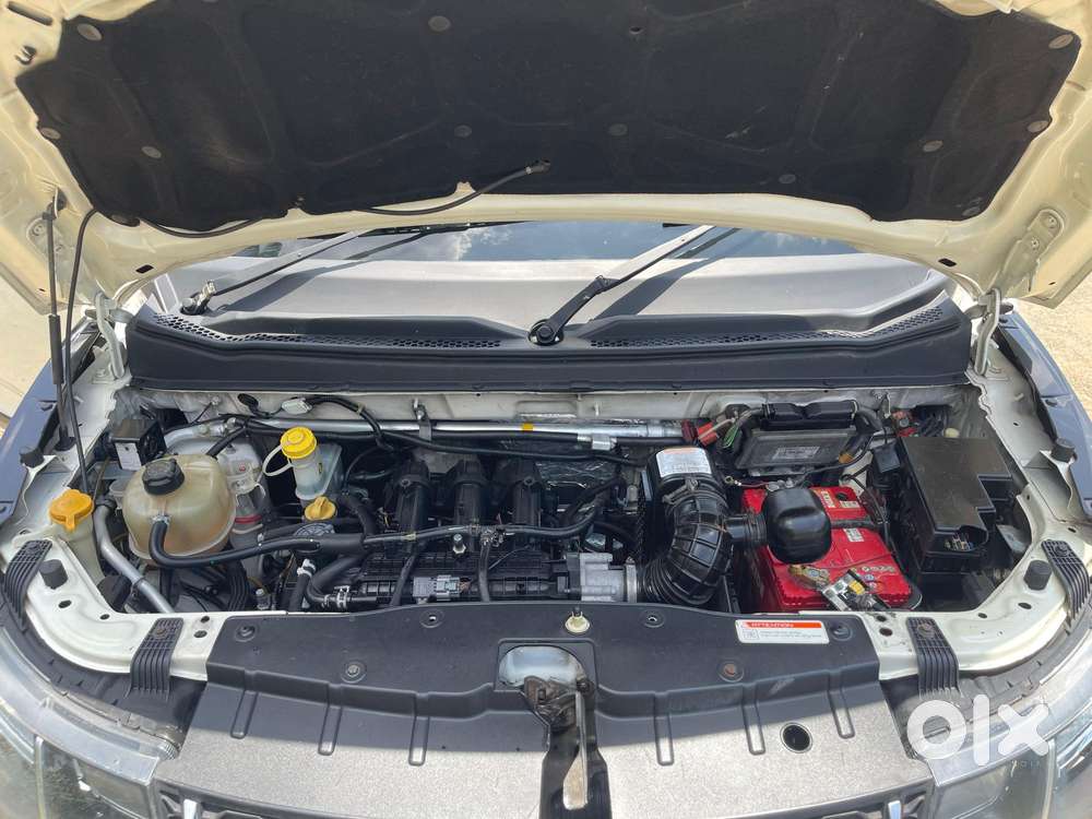 Mahindra Kuv 100 K8 5str, 2018, Petrol