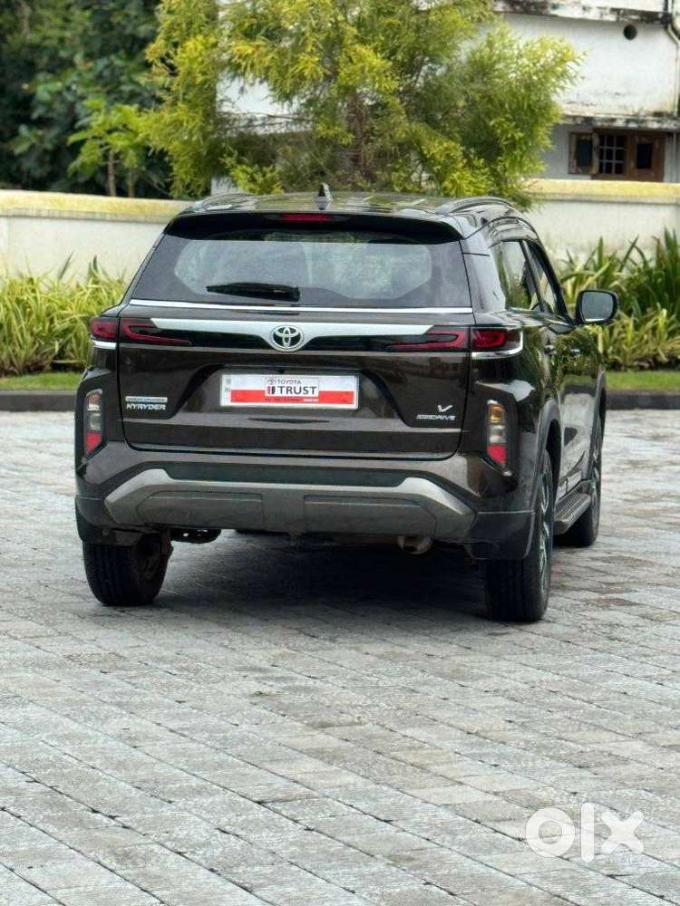 Toyota Urban Cruiser Hyryder 1.5 V Neo Drive At, 2025, Petrol