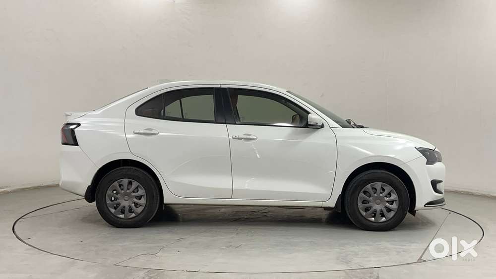 Maruti Suzuki Dzire 1.2 Vxi Cng, 2025, Cng & Hybrids