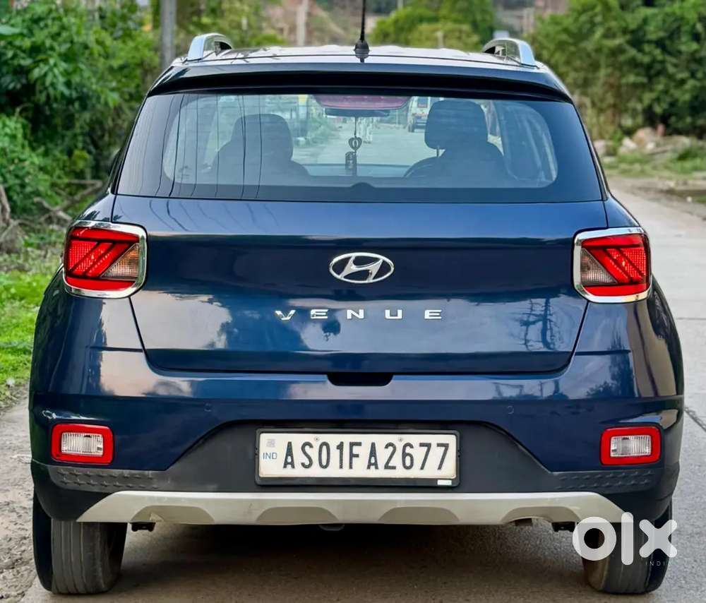 Hyundai Venue 2022 Petrol 65000 Km Driven