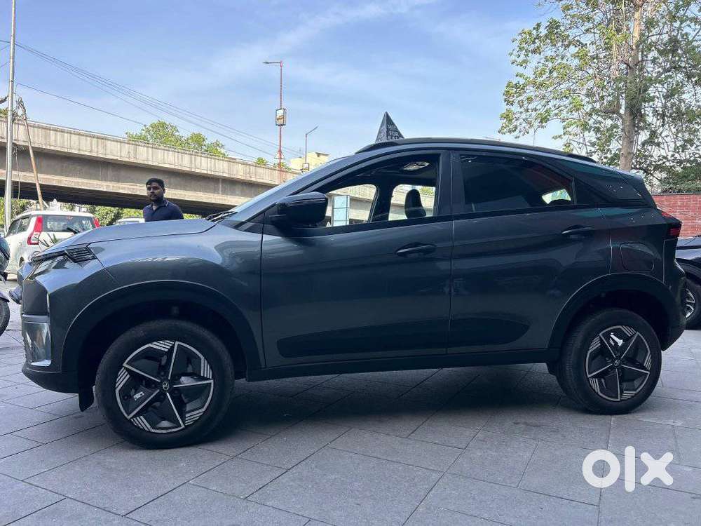 Tata Nexon Smart Plus1.2 Revotron Petrol 5 Mt, 2023, Petrol