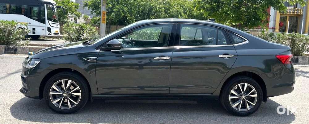 Skoda Slavia 1.0 Tsi Style At, 2023, Petrol