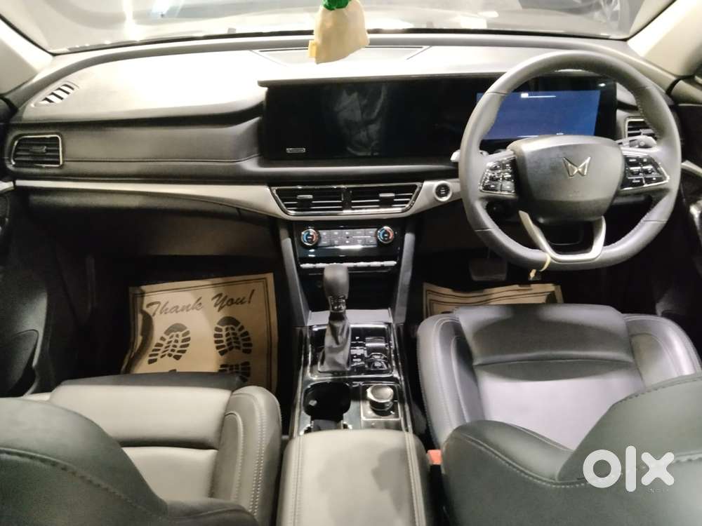 Mahindra Xuv700 2.0 Ax 7 Petrol At Luxury Pack Str, 2026, Petrol