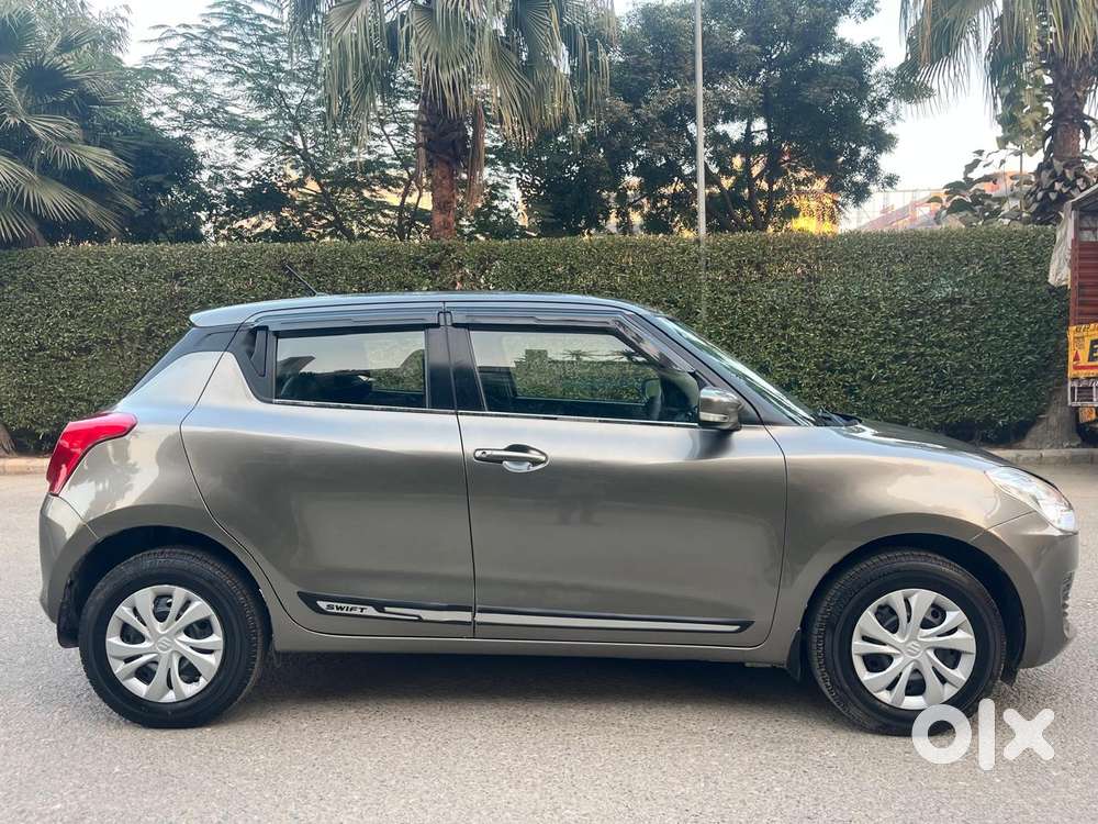 Maruti Suzuki Swift Vxi + Manual, 2021, Petrol