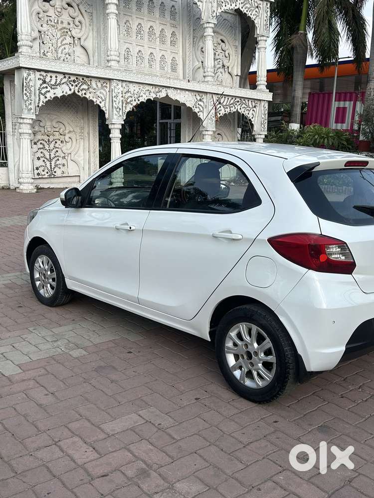 Tata Tiago Xza, 2017, Petrol