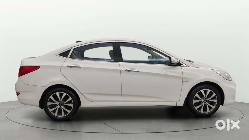 Hyundai Verna Fluidic 1.6 Vtvt Sx Opt, 2014, Petrol