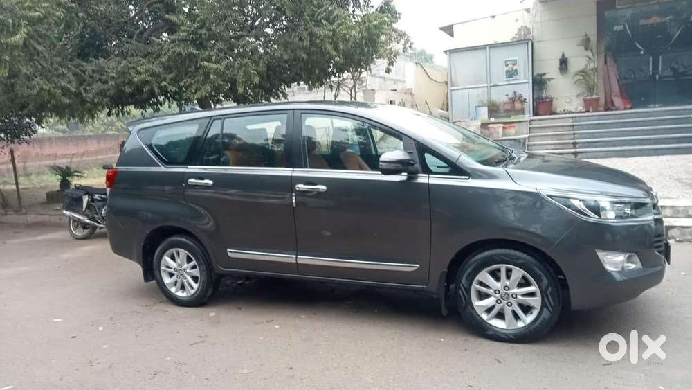 Toyota Innova Crysta 2018 Diesel Well Maintained