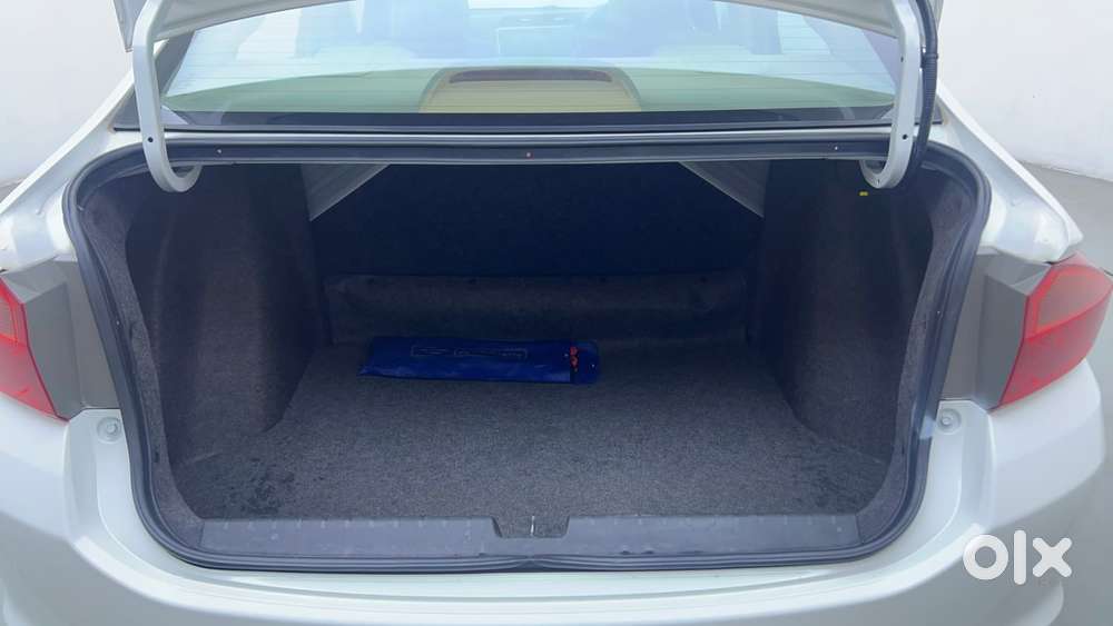 Honda City 1.5 V 4th Gen I-vtec Mt, 2023, Petrol