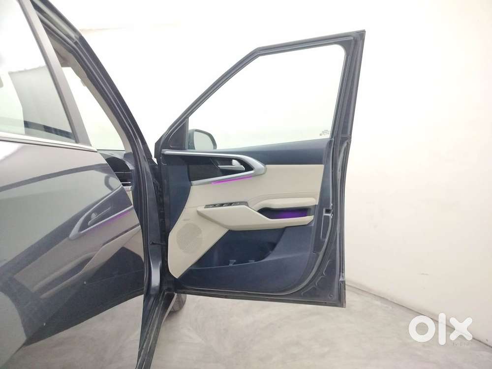 Kia Carens Luxury (o)1.5 Turbo Petrol Dct 7 Str, 2023, Petrol