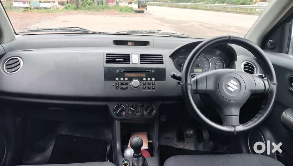 Maruti Suzuki Swift Petrol 2010