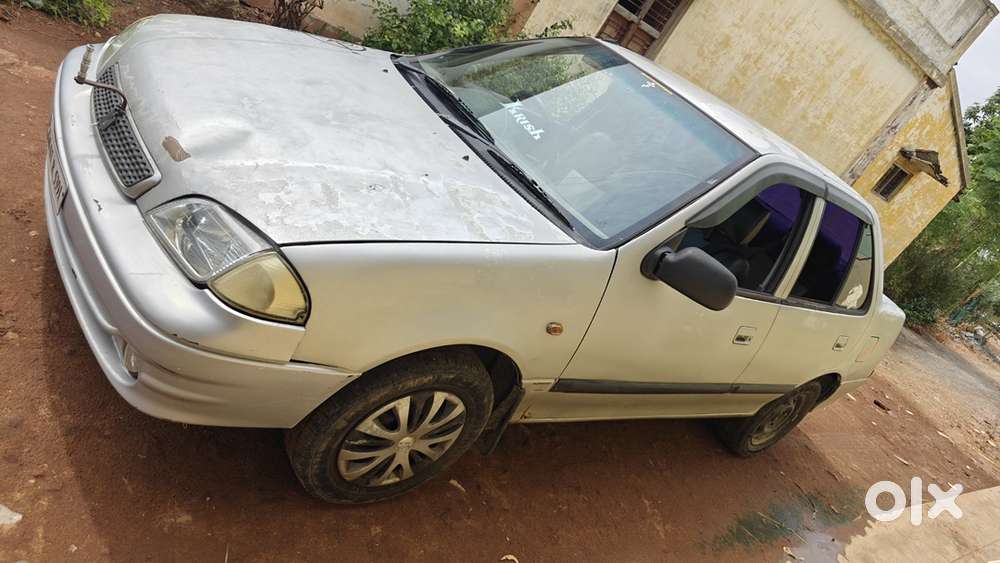 Maruti Suzuki Esteem 2002