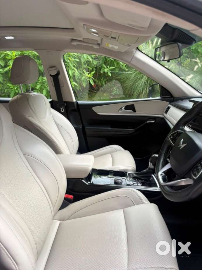 Mahindra Xuv700 2.2 Ax 7 Diesel At Luxury Pack Str, 2023, Diesel
