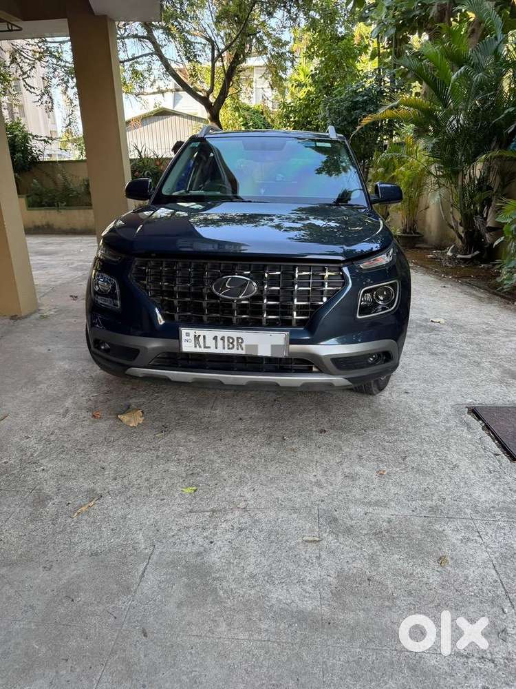 Hyundai Venue 2019 Petrol Well Maintained, Under Extended Warranty