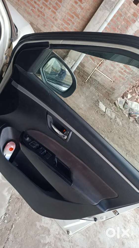 Maruti Suzuki Swift 2012