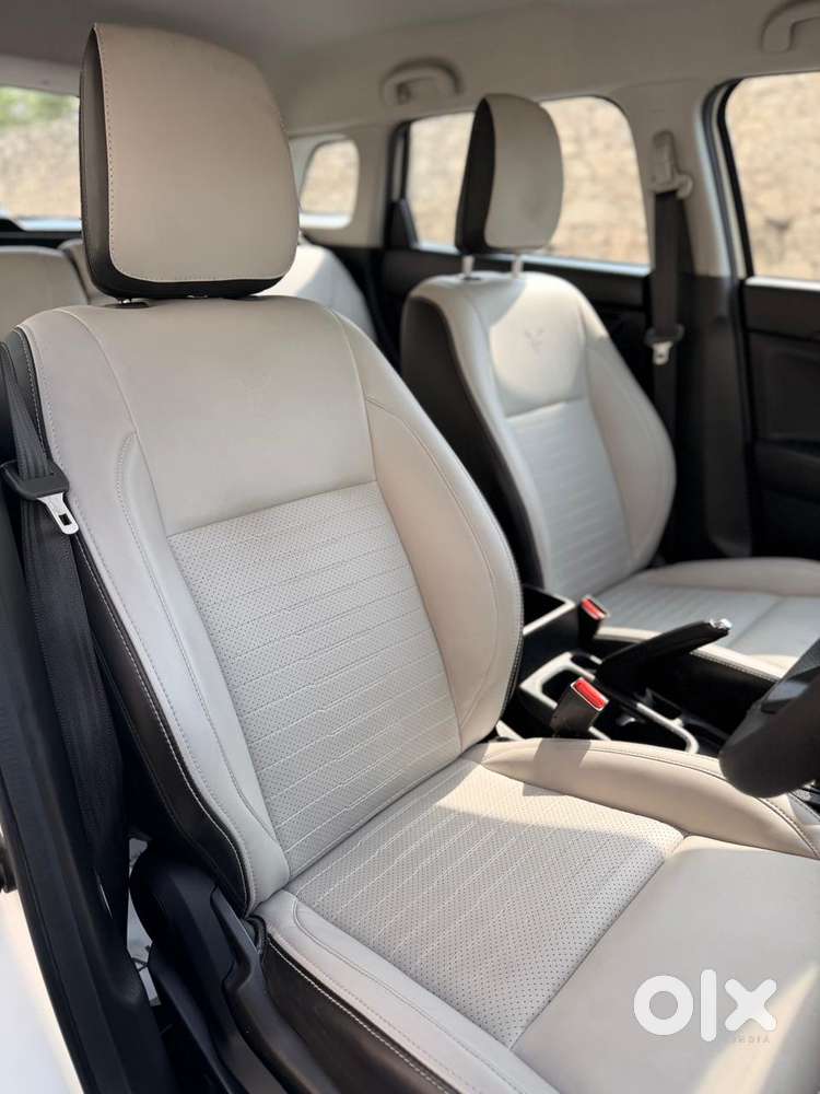 Maruti Suzuki Brezza 1.5 Lxi Smart Hybrid, 2025, Petrol