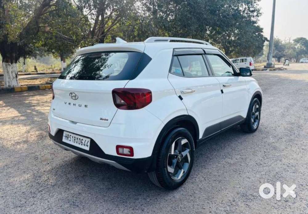 Hyundai Venue 1.0 Sx Turbo Dct, 2019, Petrol