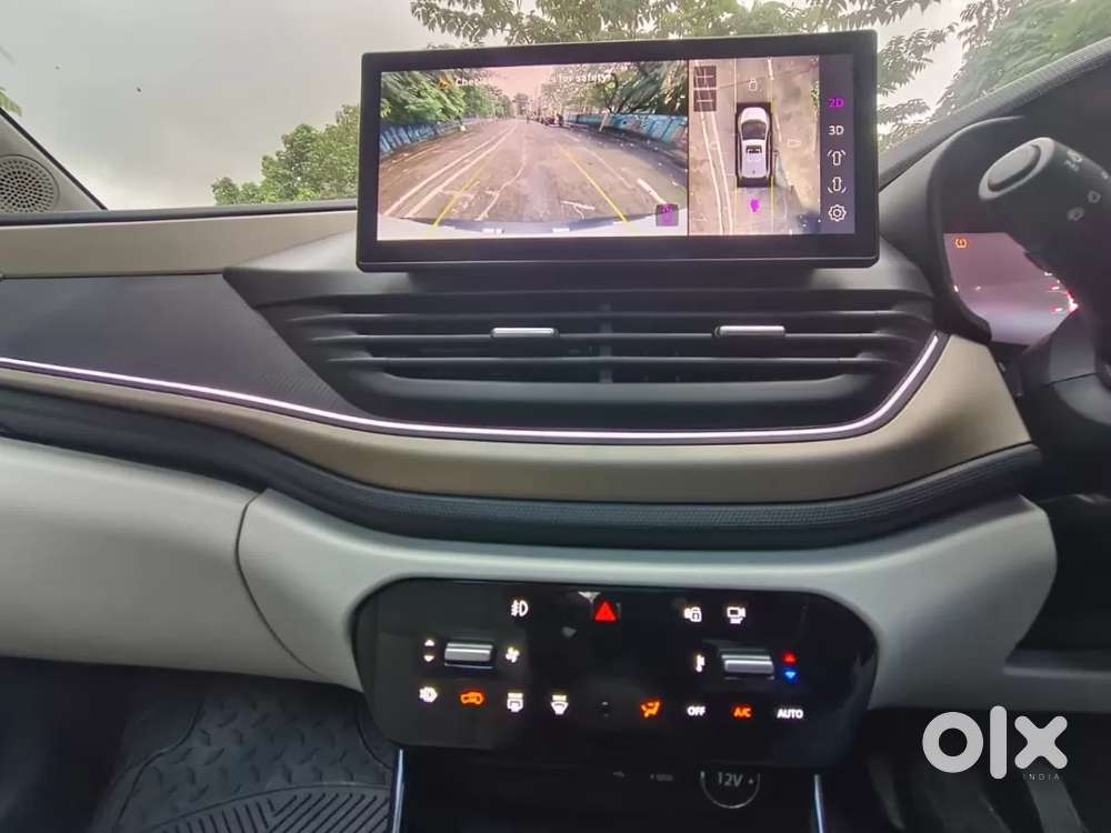 Tata Altroz, 2025, Petrol