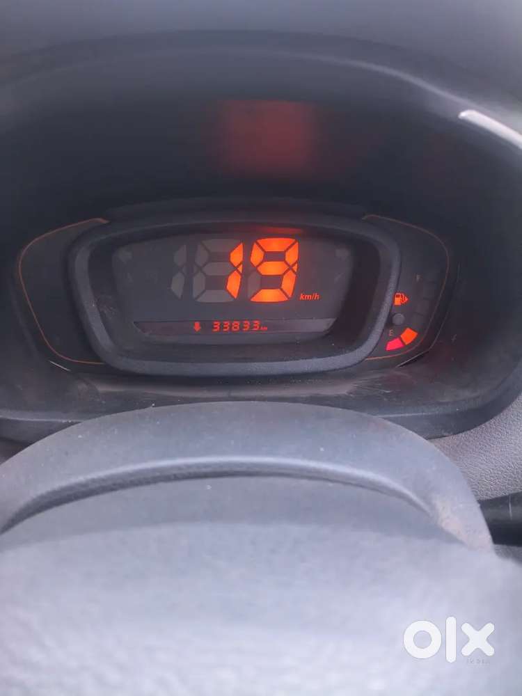 Only 33000km Running Renault Kwid Rxt 2016 Top Model