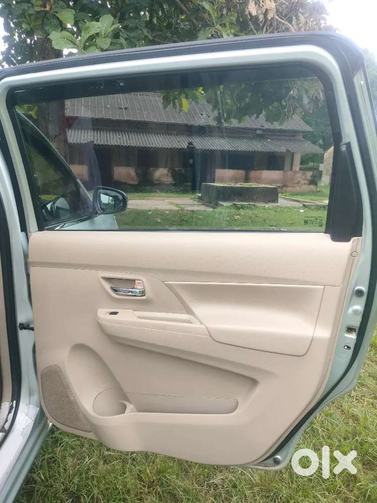 Maruti Suzuki Ertiga Vxi 2024