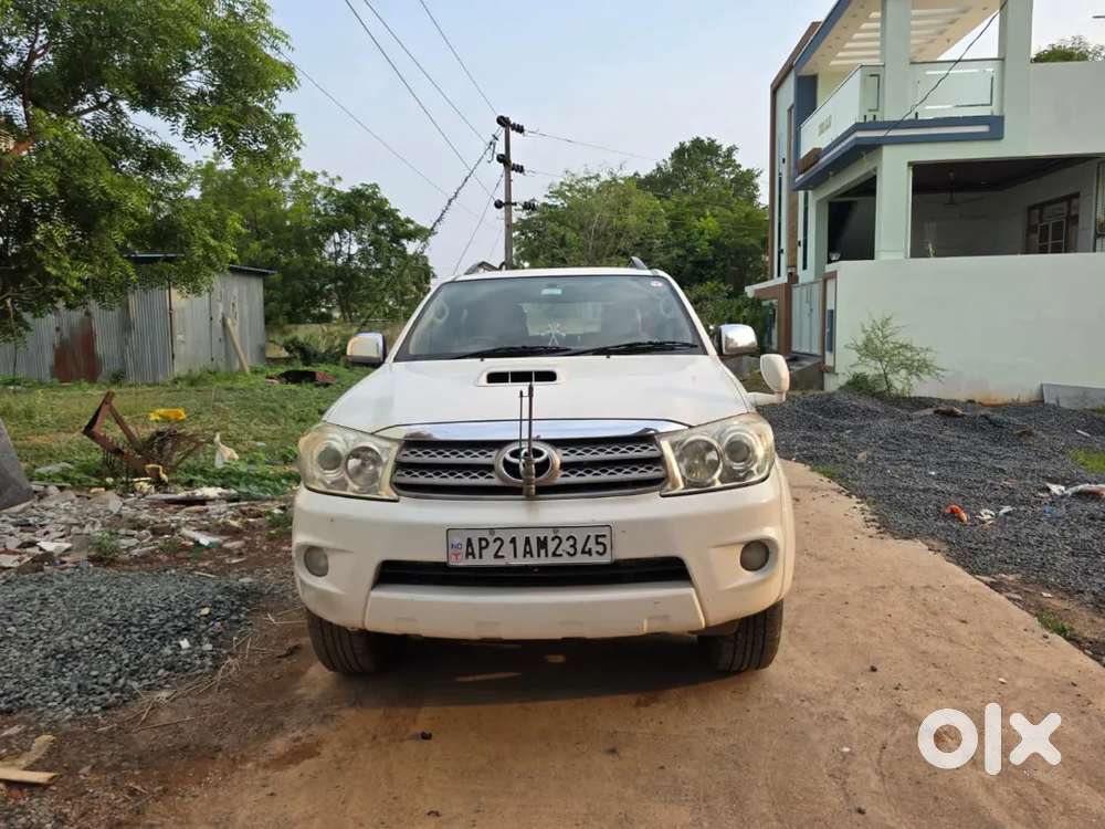 Toyota Fortuner Diesel Manual 2nd Owner 2012