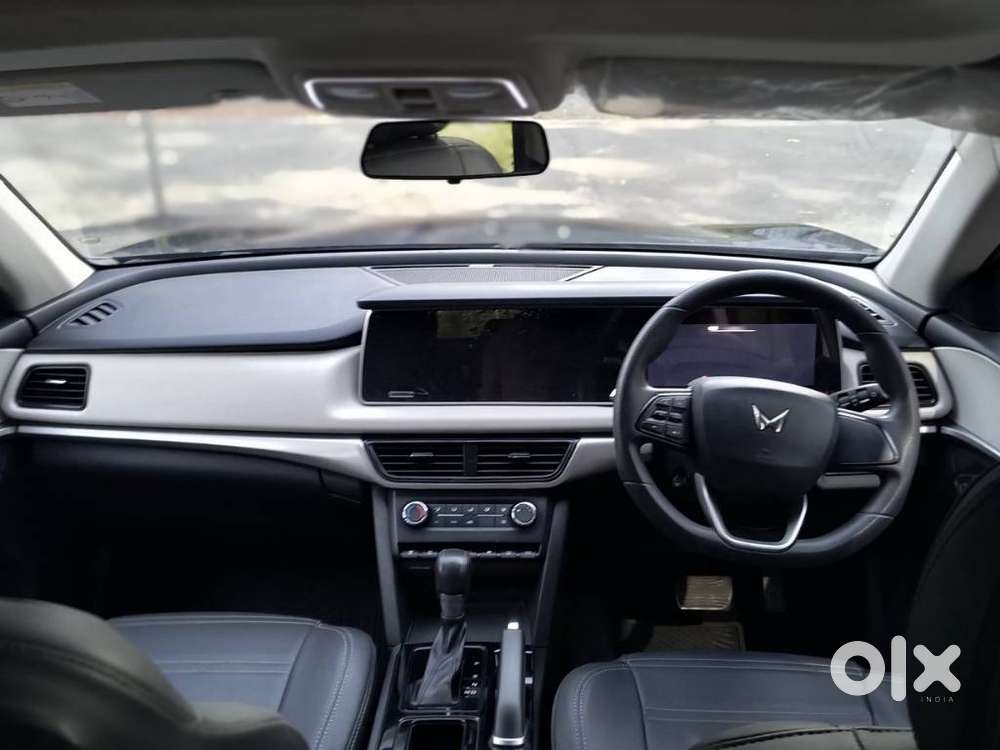 Mahindra Xuv700 2.2 Ax 5 Diesel At Str, 2023, Diesel