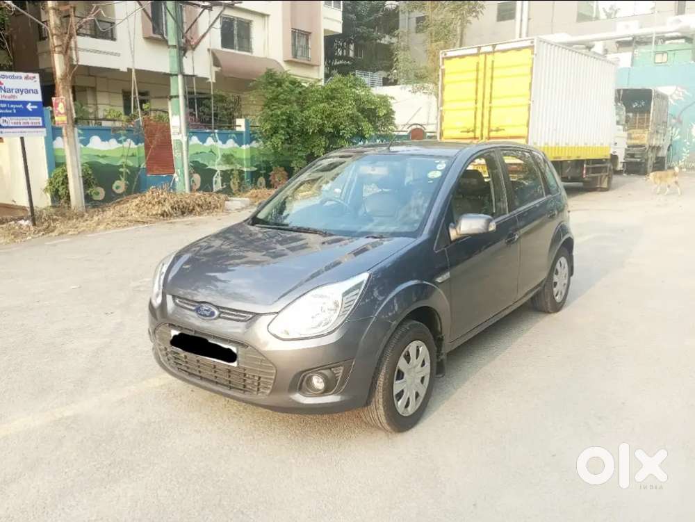 Ford Figo Titatinium Blu 2012