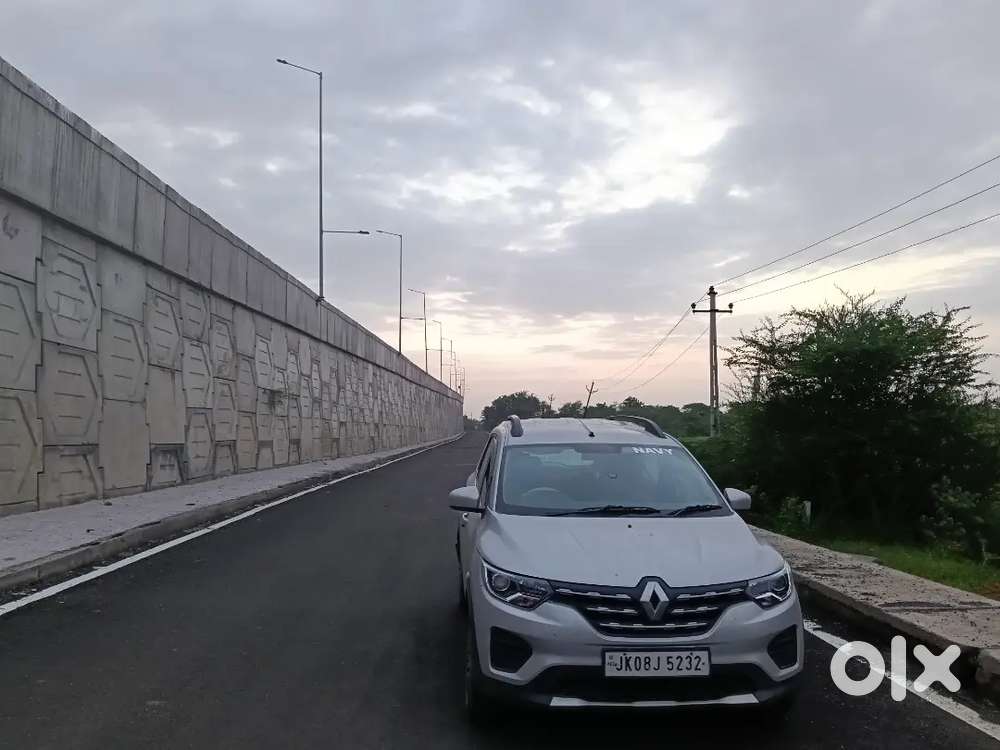 Indian Navy Renault Triber 2nd Top Model.