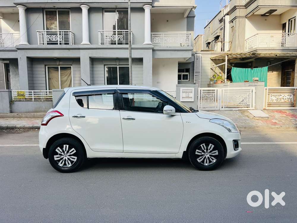 Maruti Suzuki Swift Vxi + Manual, 2015, Petrol