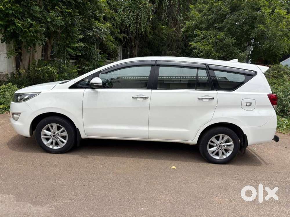 Toyota Innova Crysta 2.4 G Mt, 2017, Diesel