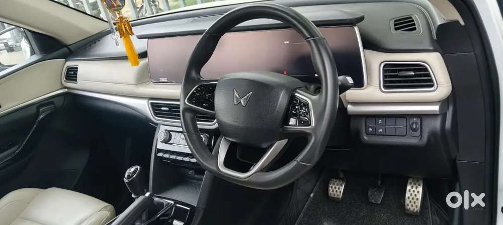 Mahindra Xuv700 2.0 Petrol 2021
