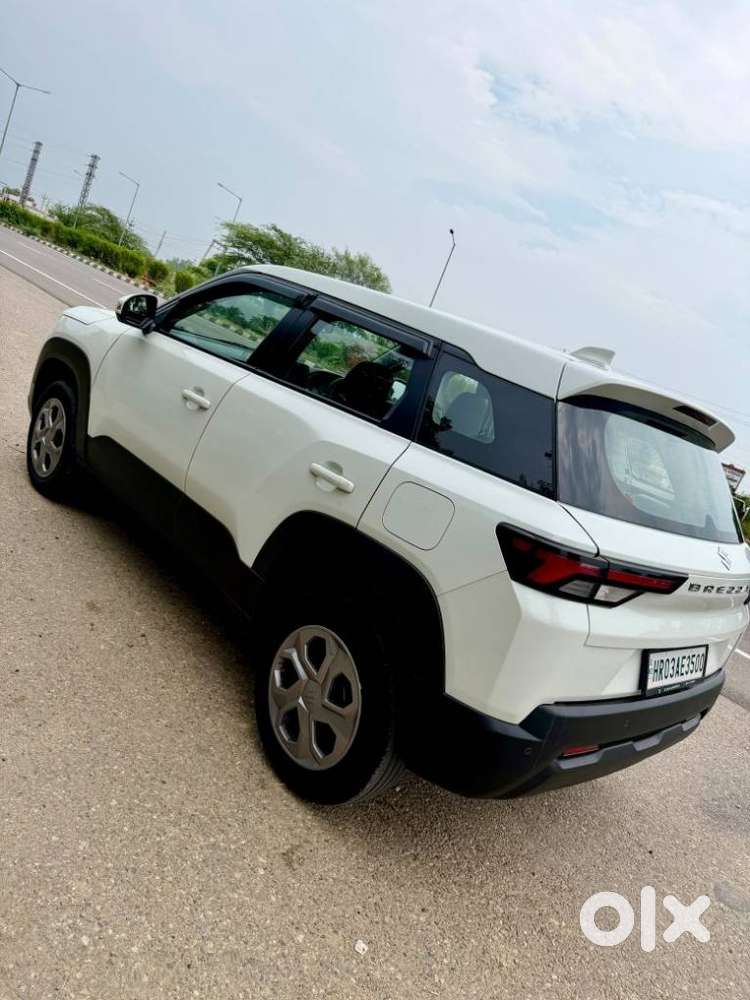 Maruti Suzuki Brezza 1.5 Vxi Smart Hybrid, 2025, Petrol