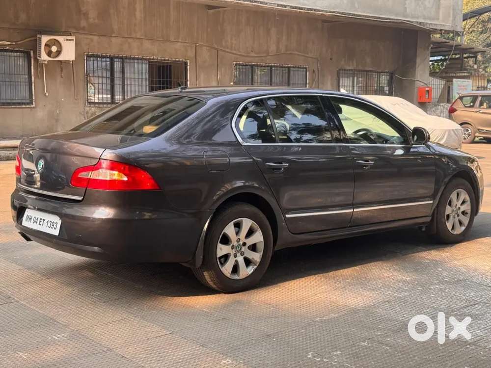 Skoda Superb 2011 Diesel 77000 Km Driven
