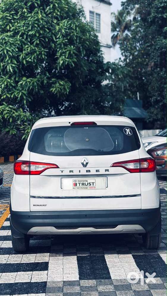 Renault Triber Rxt, 2022, Petrol