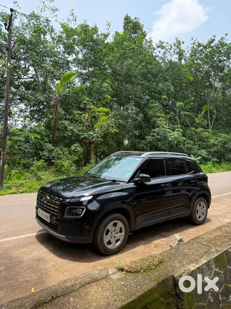 Hyundai Venue 2023 Petrol 40000 Km Driven #venue