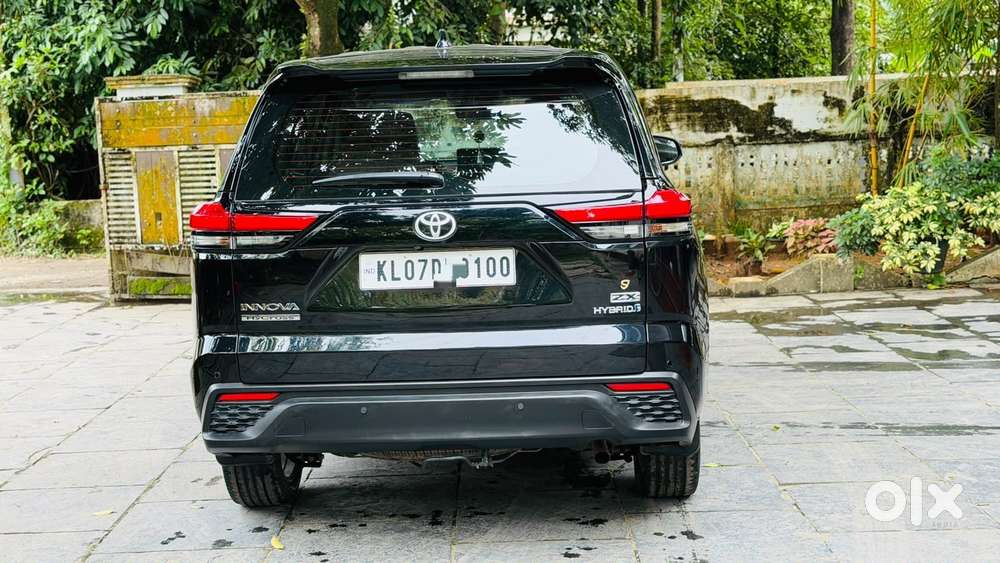 Toyota Innova Hycross 2.0 Zx (o) Hybrid 7 Str, 2023, Petrol