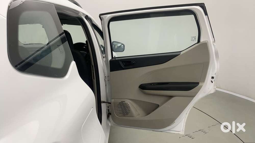 Renault Triber Rxt, 2022, Petrol