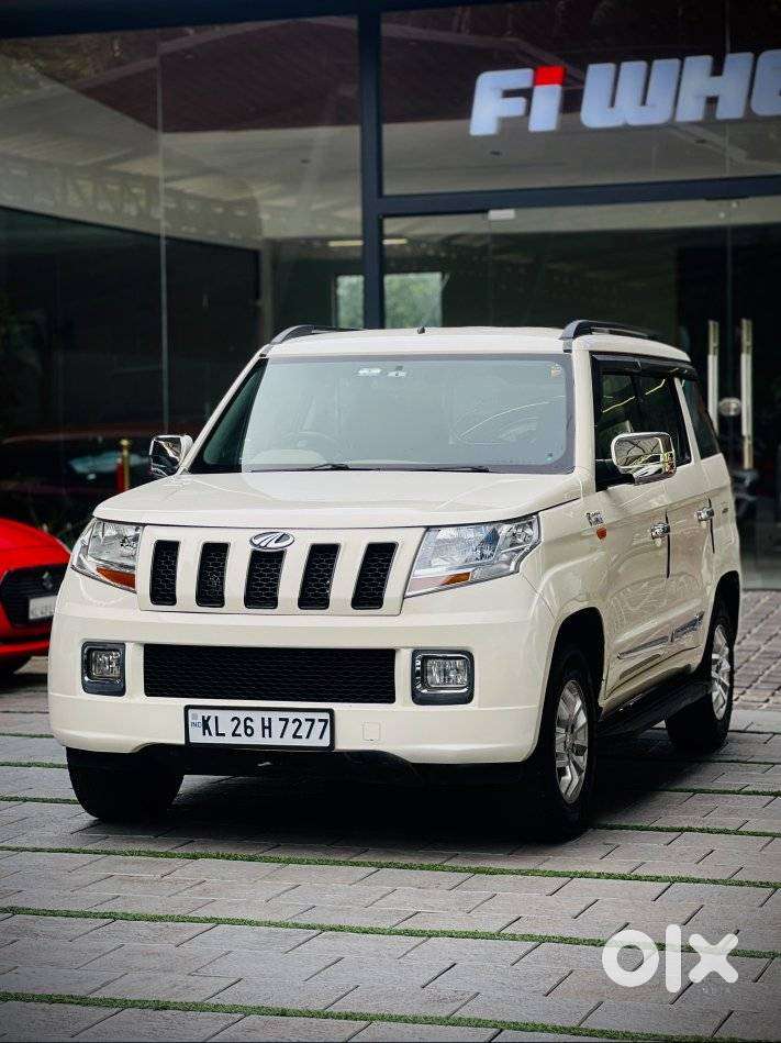 Mahindra Tuv 300 T8 Amt (automatic), 2017, Diesel