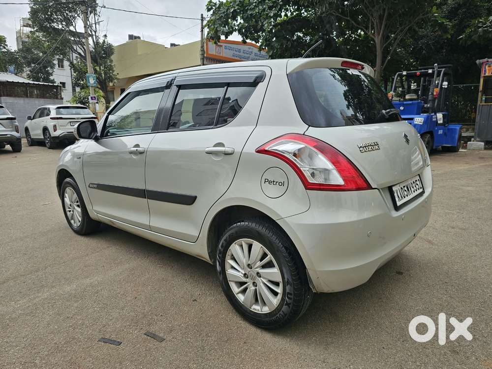 Maruti Suzuki Swift Vvt Zxi, 2017, Petrol