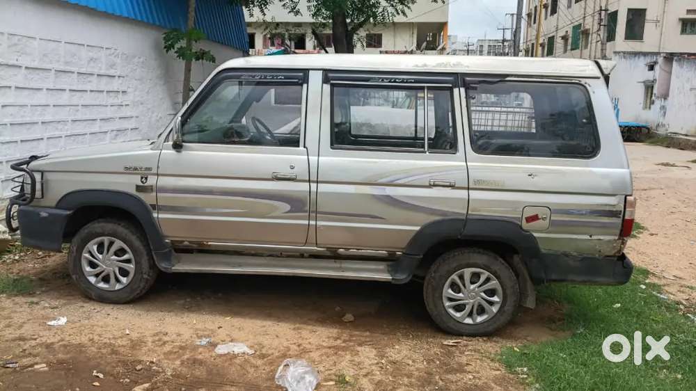 Toyota Qualis 2004 Diesel Well Maintained 10seaters