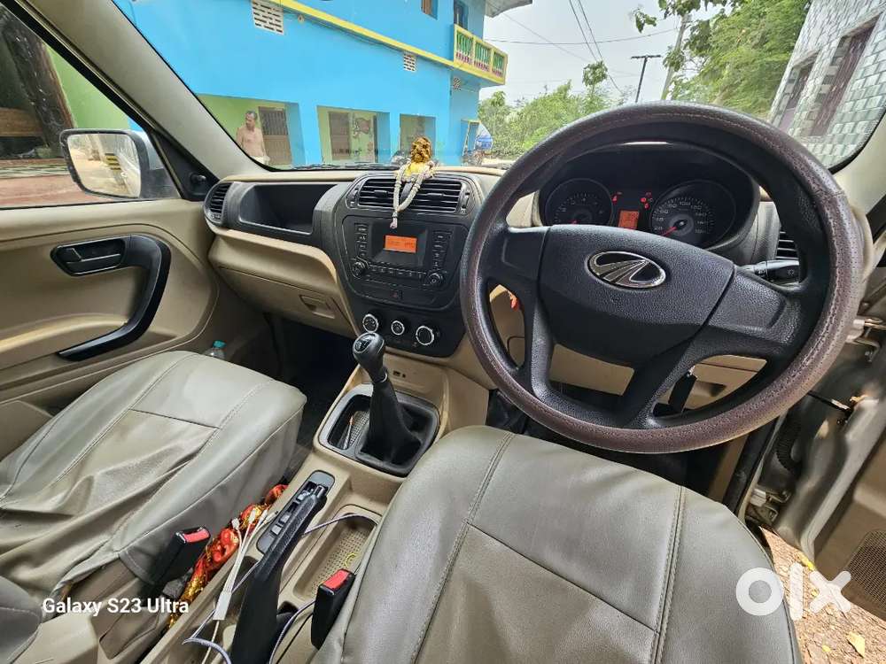 Mahindra Tuv 300