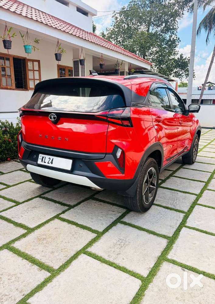 Tata Nexon Creative Plus 1.2 Revotron Petrol 6 Mt, 2023, Petrol