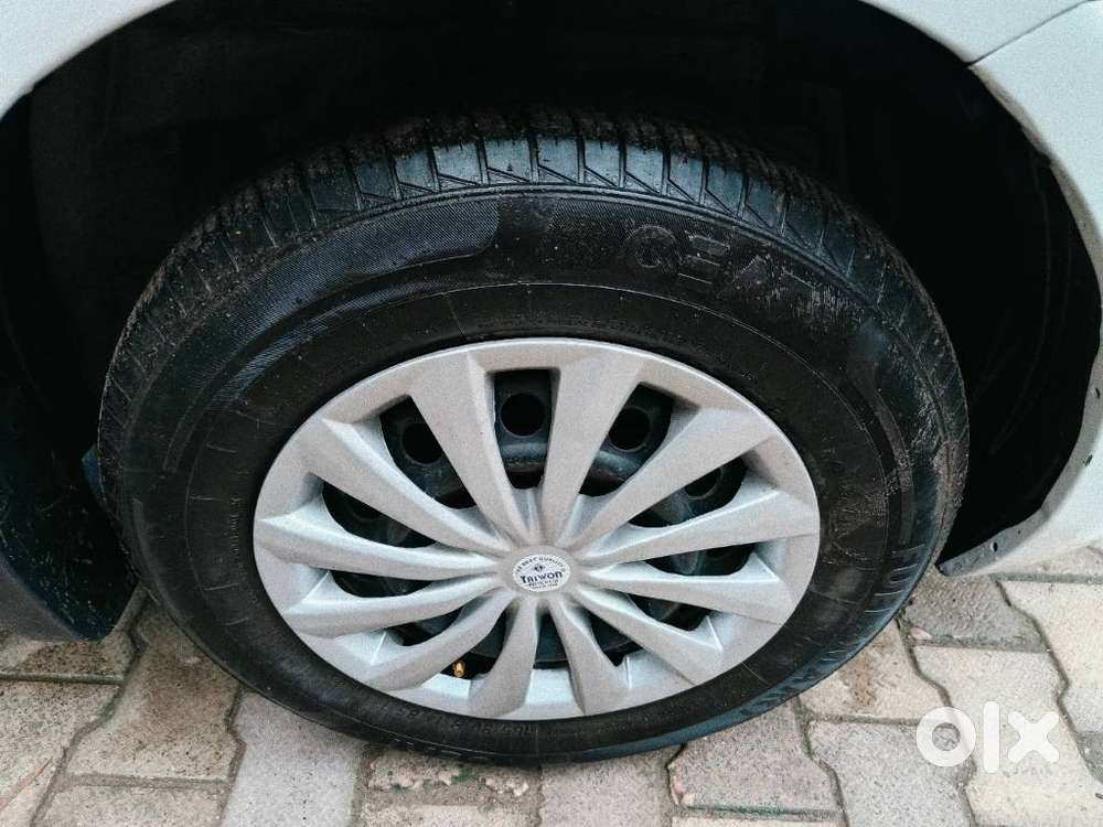 Maruti Suzuki Swift Dzire Vxi Optional, 2014, Petrol