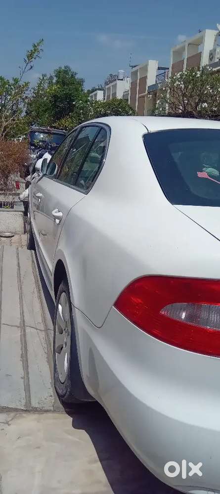 Skoda Superb 2011