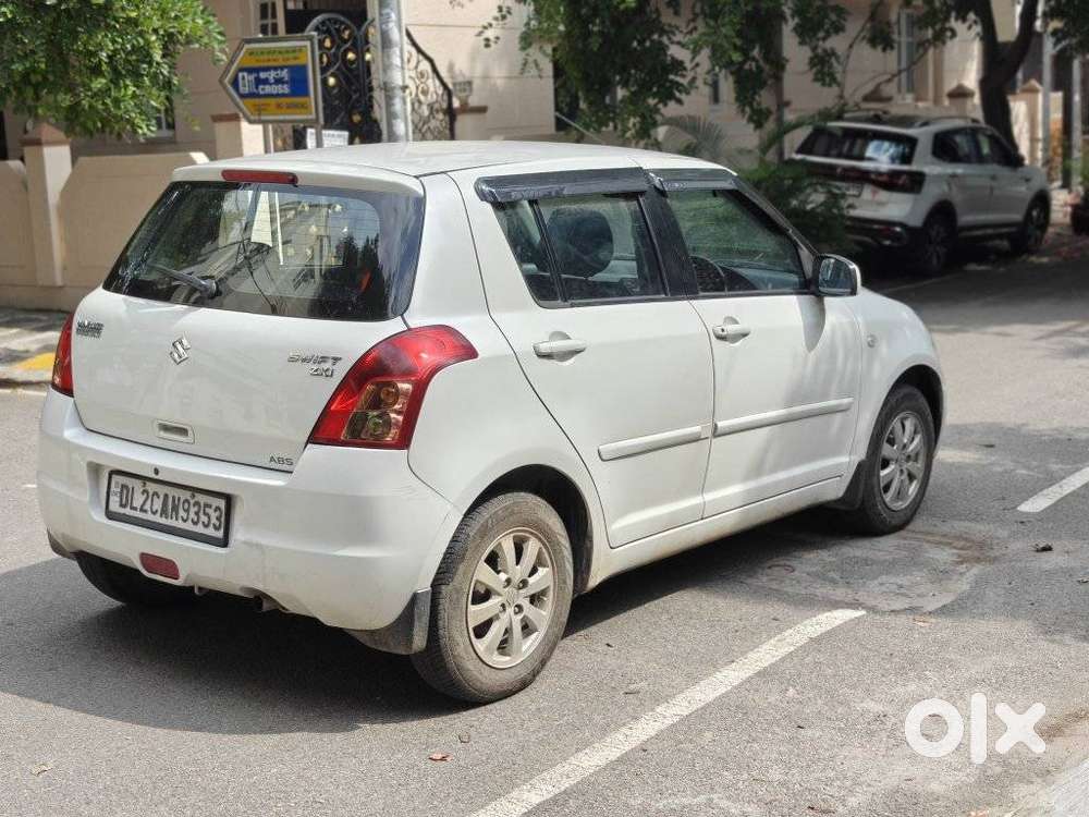 Maruti Suzuki Swift Vvt Zxi, 2012, Petrol