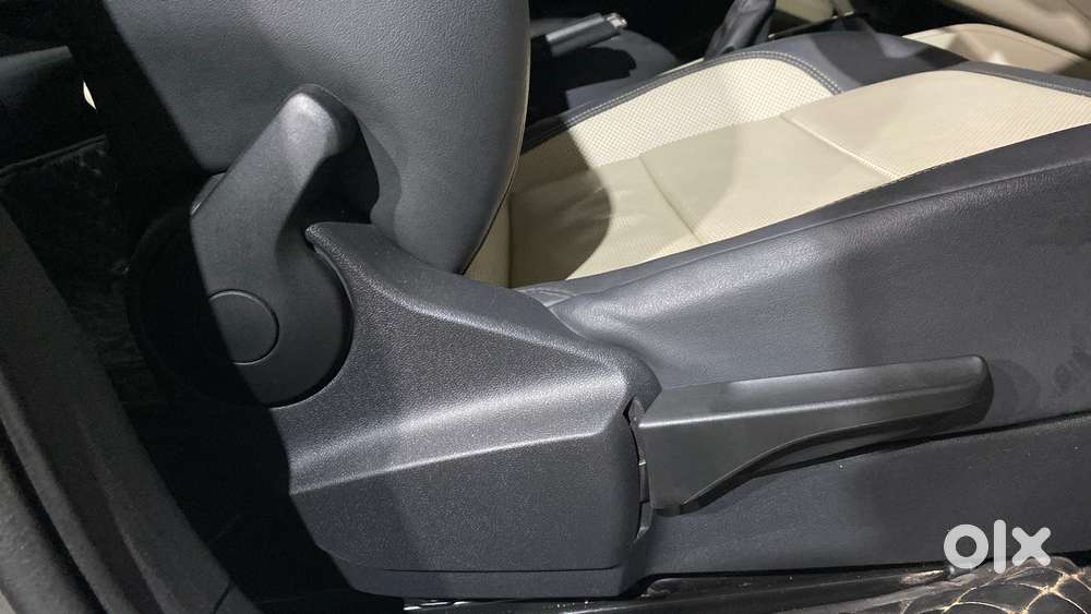 Skoda Slavia 1.0 Tsi Style At, 2023, Petrol